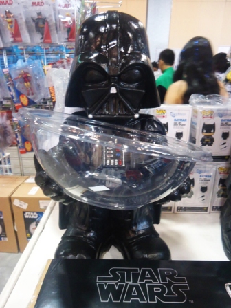 Want some popcorn? Darth Vader wants to serve you while you watch your favorite movie! :3